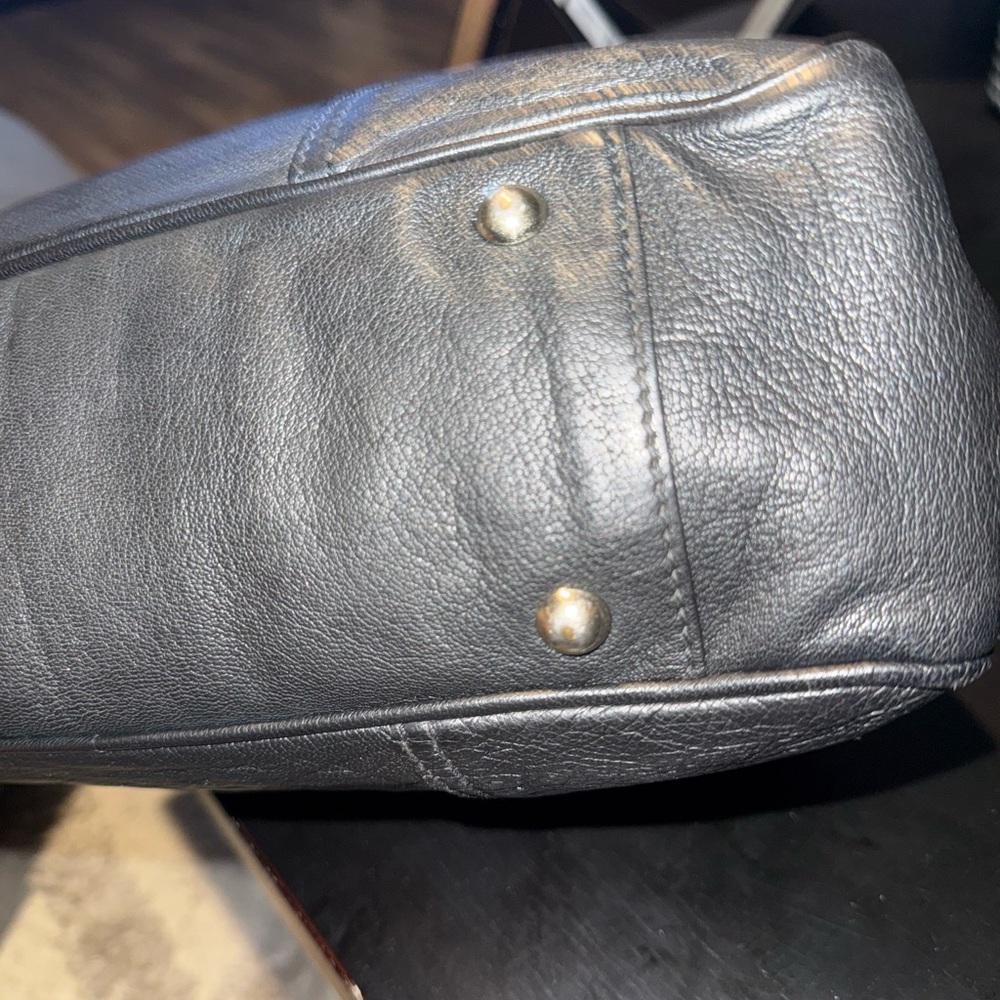 Gucci Black Leather Shoulder Bag - Picture 4 of 9